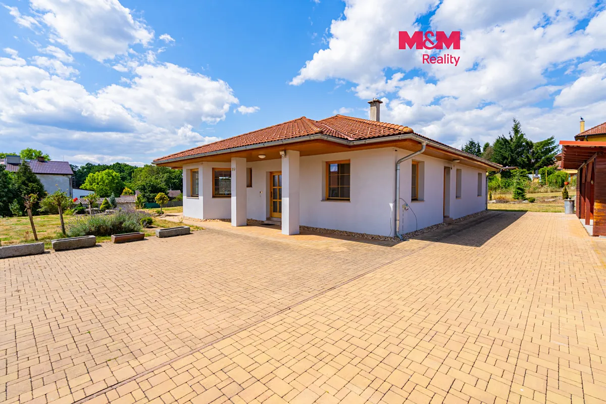 Prodej rodinného domu 396 m², pozemek 3896 m²